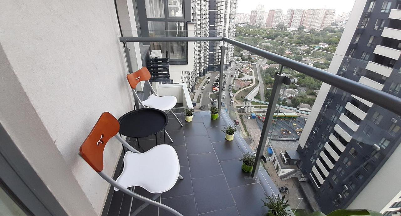 Красивая Квартира С Шикарным Видом У Метро Apartment Kiev Exterior foto